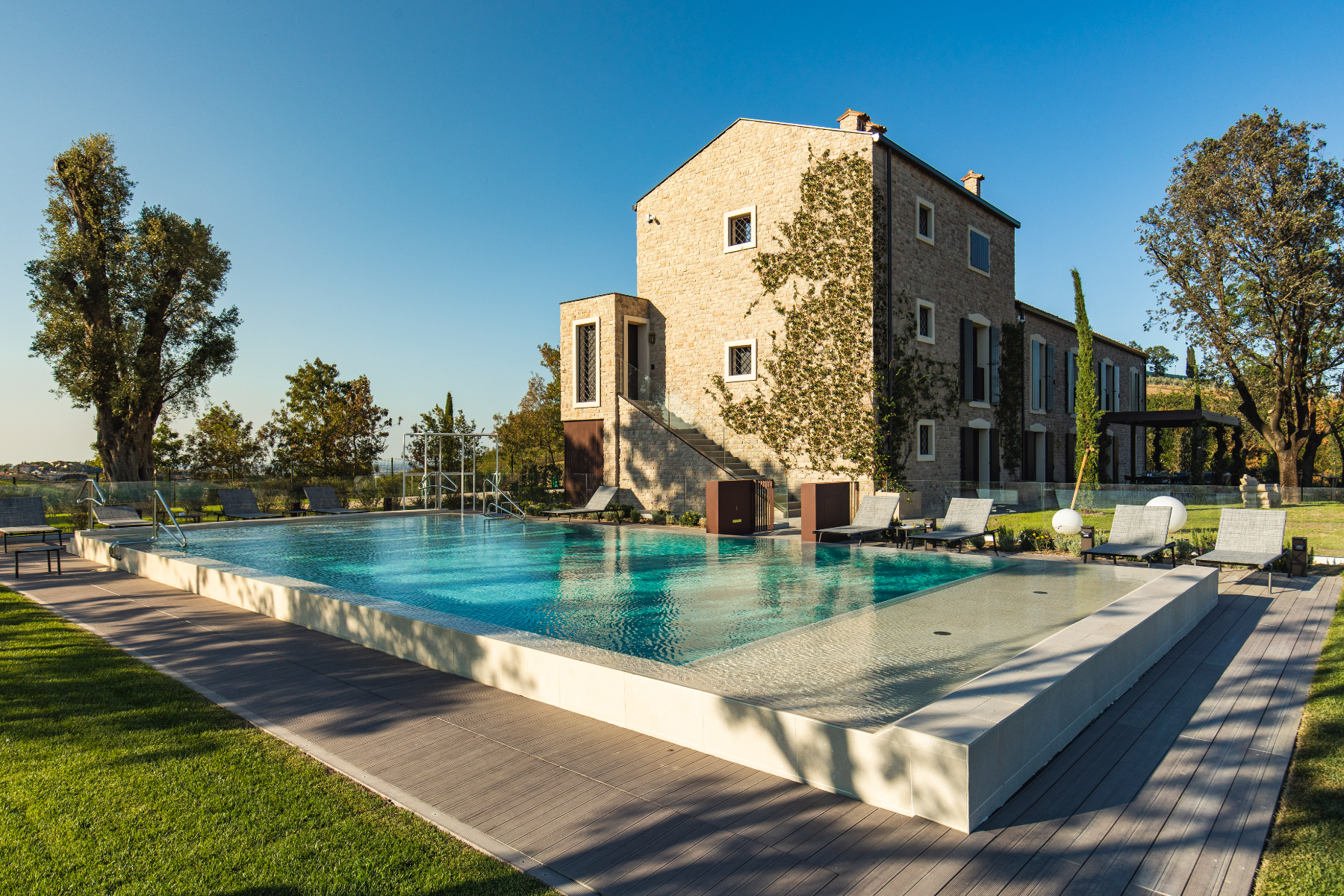 Bolognese Hills Enchanting Villa